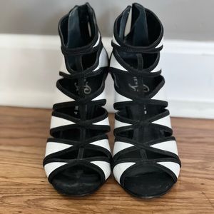 Black and white heels Ivanka Trump